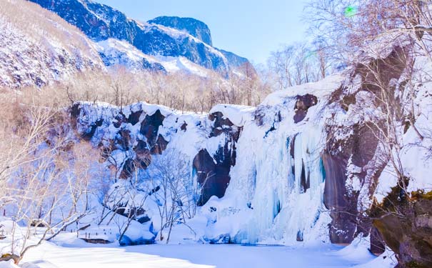 长白山旅游：冰冻瀑布