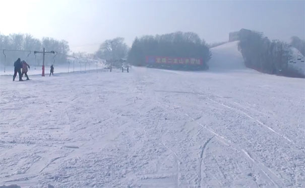 哈尔滨龙珠二龙山滑雪场