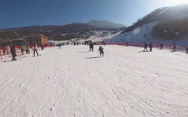 川西旅游：九鼎山太子岭滑雪场