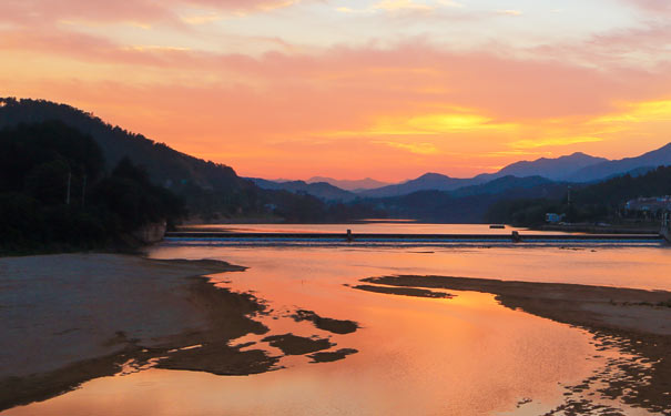 安徽旅游：天柱山潜山河夕照