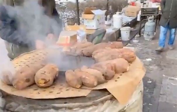 冬季黑龙江旅游美食推荐：烤地瓜