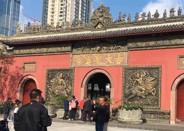 春节成都旅游：宽窄巷子大慈恩寺