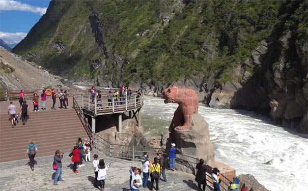 丽江旅游骑行线路推荐：虎跳峡