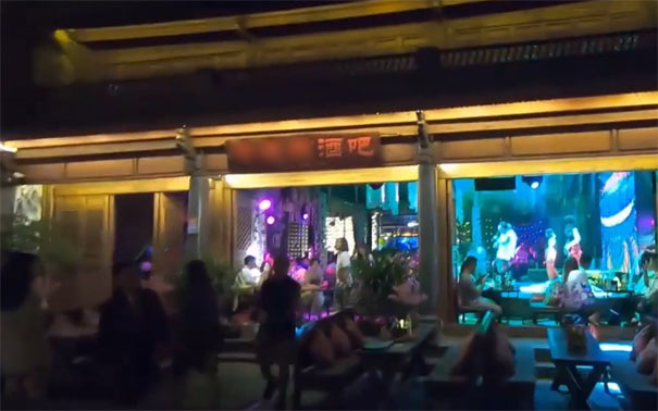 云南大理旅游8大体验：大理洋人街酒吧