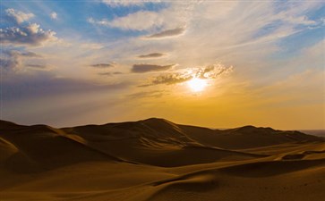 新疆旅游：库木塔格沙漠