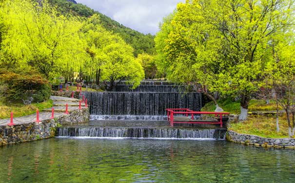 春季云南旅游丽江景点推荐：玉水寨