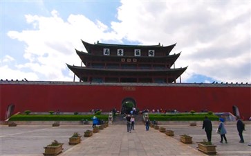 云南摄影旅游：建水古城朝阳门