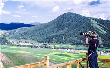 青海祁连卓尔山景区观景台