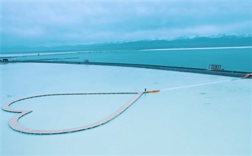 青海茶卡盐湖天空壹号景区