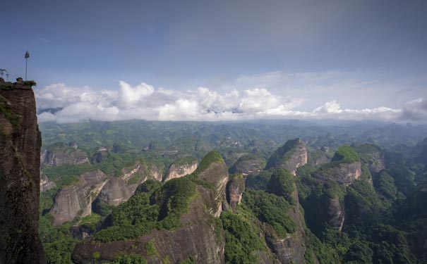 春天湖南旅游：崀山八角寨