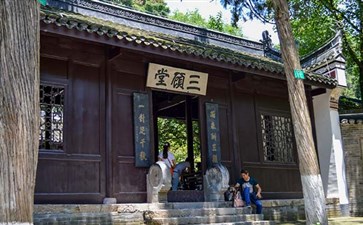 湖北襄阳古隆中三顾堂-重庆自驾旅游