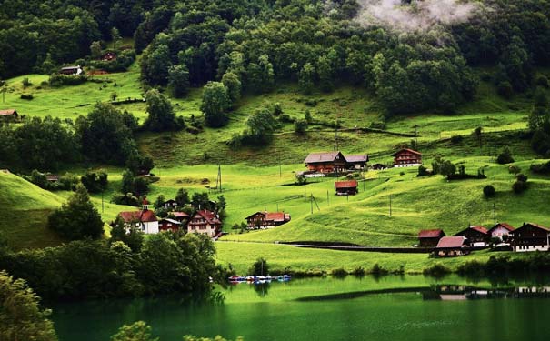 春季瑞士旅游：瑞士格林德瓦尔德(Grindelwald)