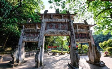 湖北旅游：襄阳古隆中景区