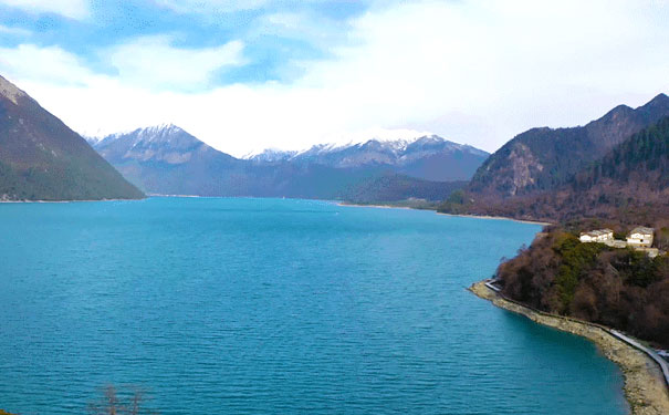 西藏林芝旅游景点：巴松错