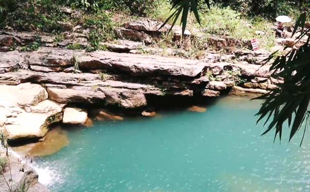 重庆金刀峡旅游：潭水