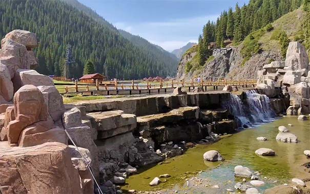 新疆旅游9条大峡谷推荐：天山大峡谷