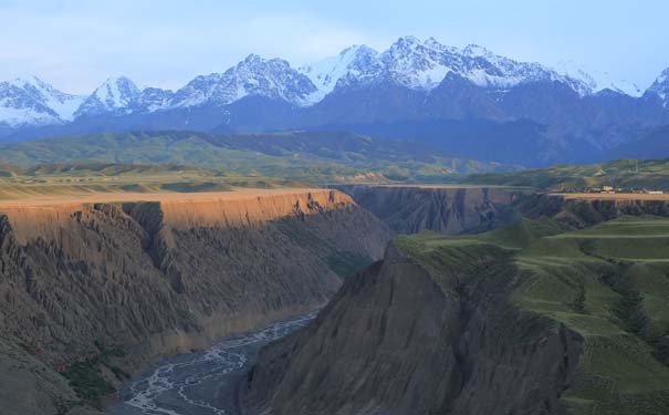 新疆旅游9条大峡谷推荐：安集海大峡谷