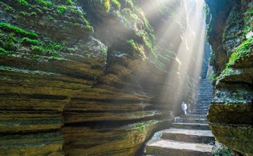 恩施梭布垭石林景区-重庆青旅