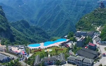 朱砂古镇悬崖酒店无边界泳池-重庆自驾旅游