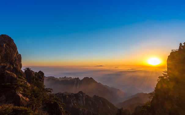 夏日黄山旅游避暑：日出