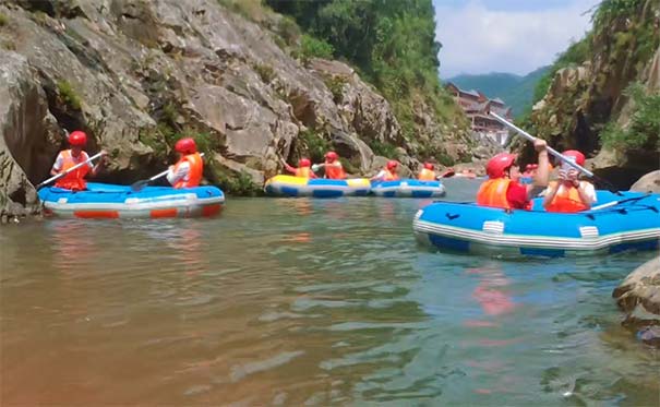 海南旅游：海口避暑推荐之五指山漂流