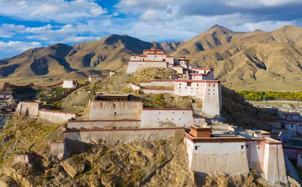 西藏旅游景点：江孜古堡
