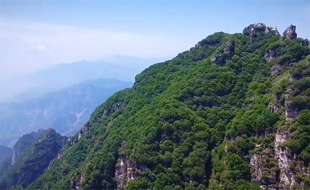 盛夏酷暑河北旅游：太行山保定白石山