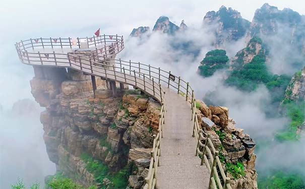 盛夏酷暑河北旅游：太行山保定白石山