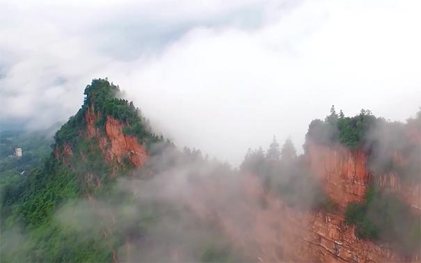重庆旅游盛夏避暑：四面山云雾