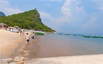云南抚仙湖旅游：禄充景区金沙滩