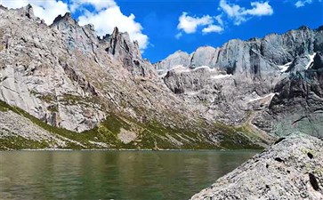 重庆自驾游：川西阿坝莲宝叶则石头山景区