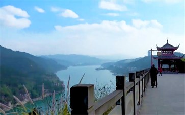 重庆武隆旅游：乌江画廊鹦哥峡观景台