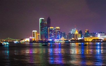 海上欣赏厦门夜景