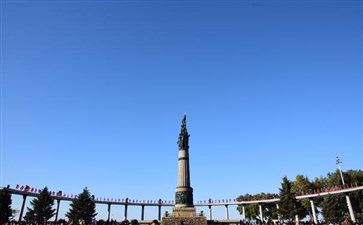 东北专列旅游：黑龙江哈尔滨防洪纪念塔