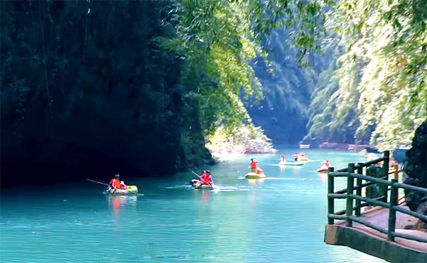 重庆旅游：渝东南避暑彭水阿依河漂流上半段