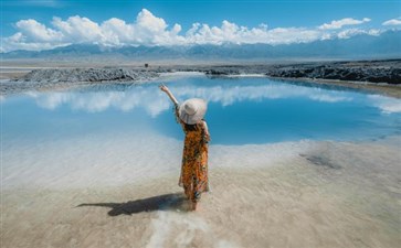 甘青大环线西北旅游：青海大柴旦翡翠湖