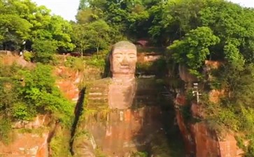 四川夕阳旅游：乐山大佛