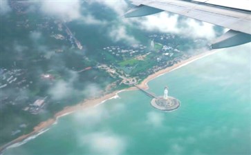 海南三亚旅游：飞机上欣赏三亚