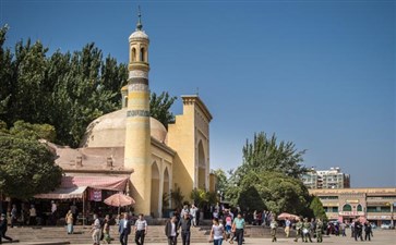 新疆旅游专列：喀什艾提尕尔大清真寺