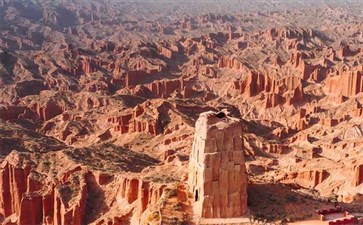 新疆旅游专列：温宿大峡谷