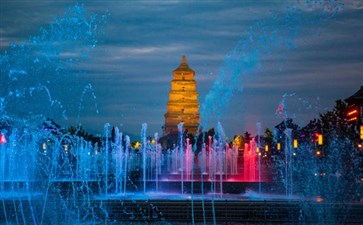 重庆夕阳游：大雁塔北广场音乐喷泉夜景