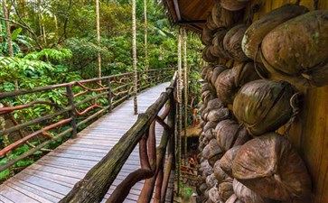 海南三亚旅游：椰田古寨