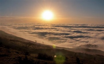 牛背山日出云海