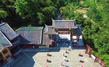 重庆武隆旅游：天坑寨子入口