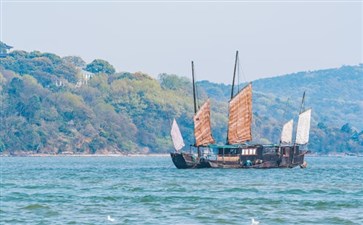 华东旅游：江苏无锡太湖鼋头渚游船