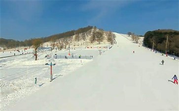 哈尔滨体育学院帽儿山高山滑雪场