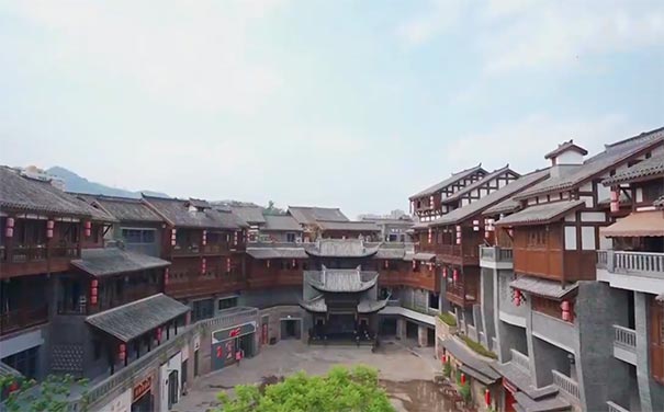 重庆旅游：磁器口后街吊脚楼广场