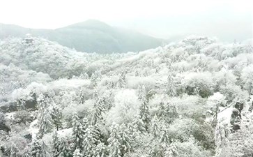 华蓥山雪景