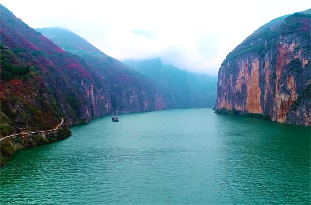 重庆三峡旅游：奉节夔门红叶