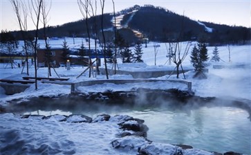 吉林雪地温泉